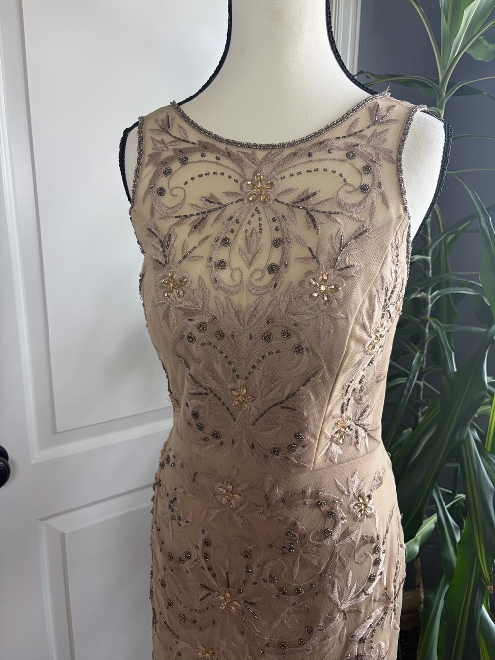 Sue Wong Nocturne Beige Beaded Sleeveless Mini Cocktail Dress